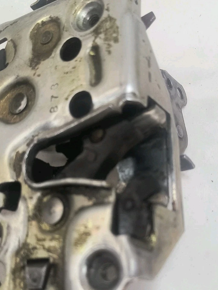 82-92 CAMARO Z28 FIREBIRD TA Formula GTA IROC-Z LH Pestillo de puerta lateral del conductor usado Foto 2 de 4