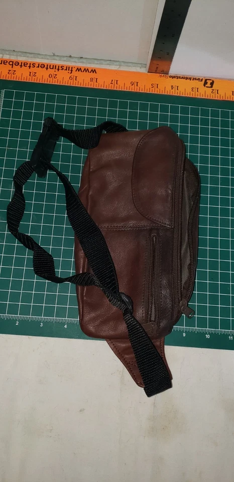 MUNDI коричневый кожаный Fanny Pack - новый - прибл. 4 x 9 дюймов - наружные карманы - Изображение 3 из 4
