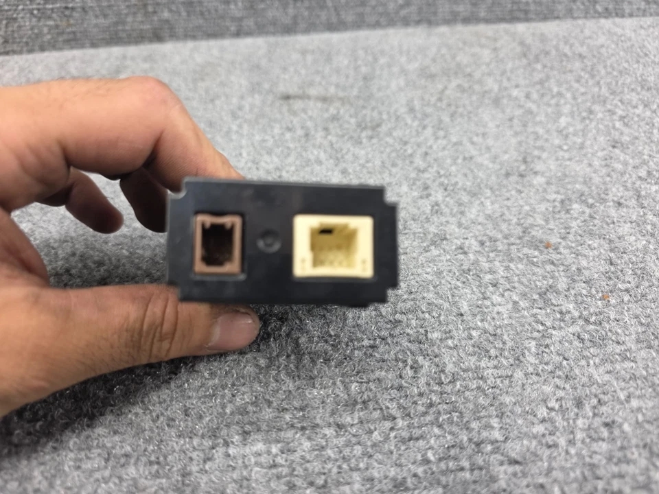 LEXUS 21-25 IS350 IS500 RC350 RX350 LC500 ES350 原始设备制造商 USB 辅助适配器 AUX — 第 4/4 张图片