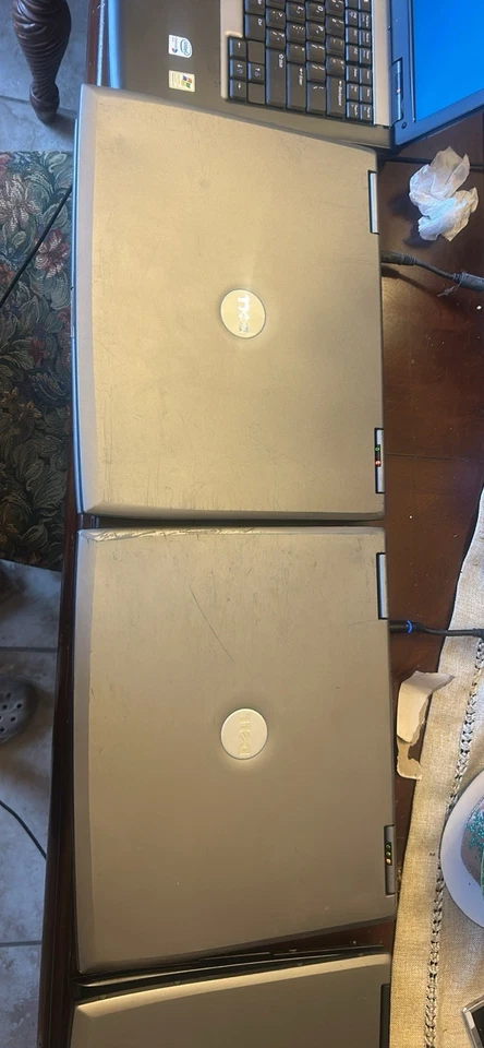 Dell D-520. Con cargador  Foto 2 de 4