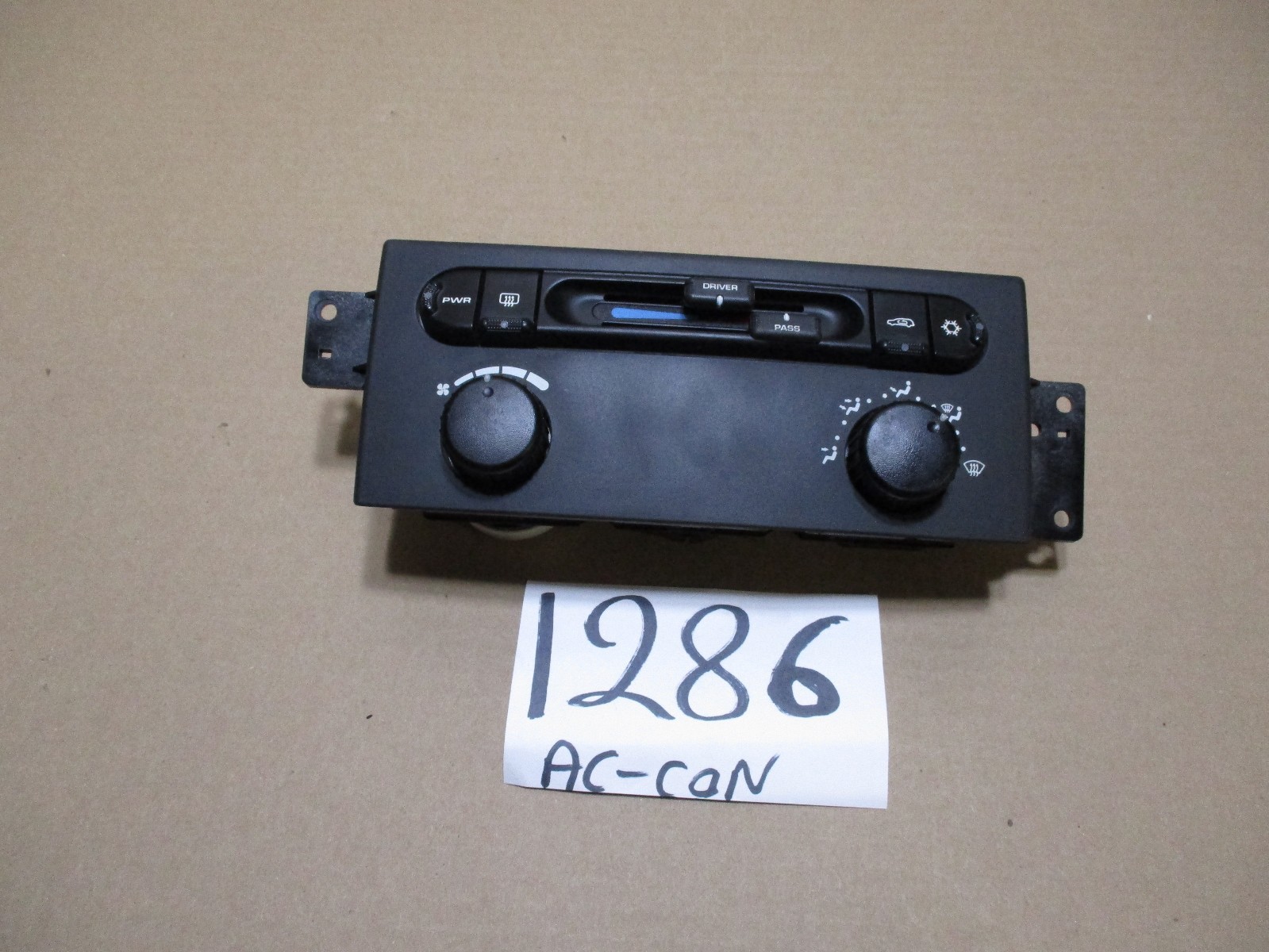 2005 2006 2007 2008 Chrysler Pacifica AC and Heater Control Used Stock #1286-AC 
