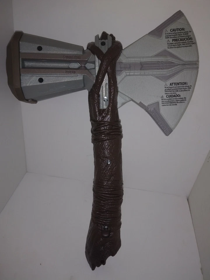 MARVEL THOR STORMBREAKER HACHA ENCANTADA con sonido de trueno FX; Vengadores  Foto 3 de 4
