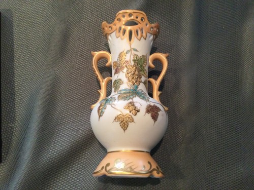 VINTAGE DOUBLE HANDLE CERAMIC VASE 8 inches TALL