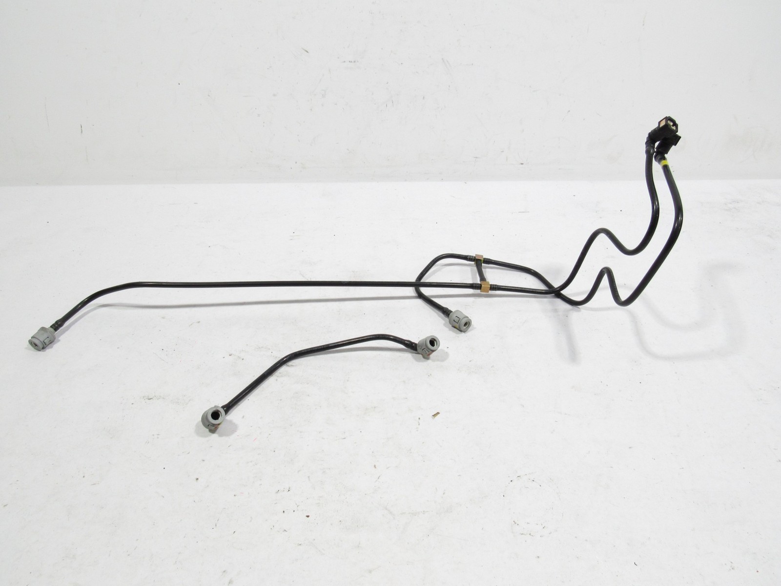 02-06 Maserati Coupe GT 2004 Fuel Pipe Line Tube Hose Set ;