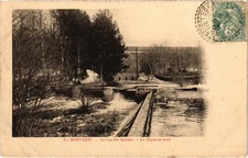 Old postcard in Monvand Le lac des SETTONS La Digue downstream Nievre (100468)