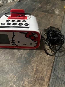 Vintage Hello Kitty Ihome Alarm Clock