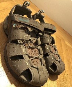teva dozer women's