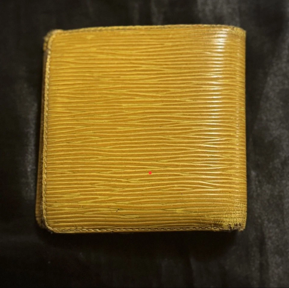 Cartera LOUIS VUITTON Epi Plegable Amarilla Hecha en Francia Foto 2 de 4