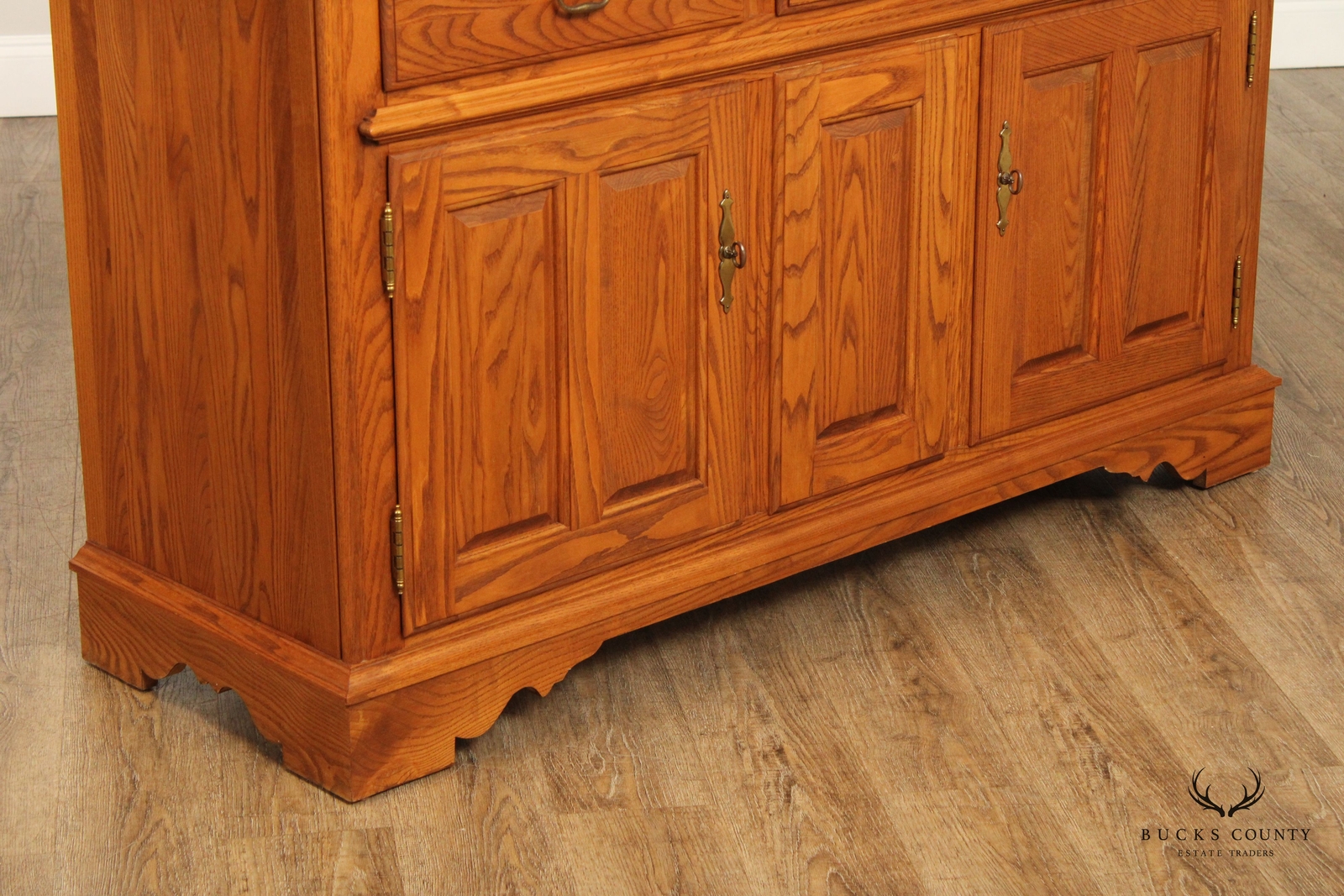 S. Bent & Bros. Traditional Style Oak Buffet Hutch eBay