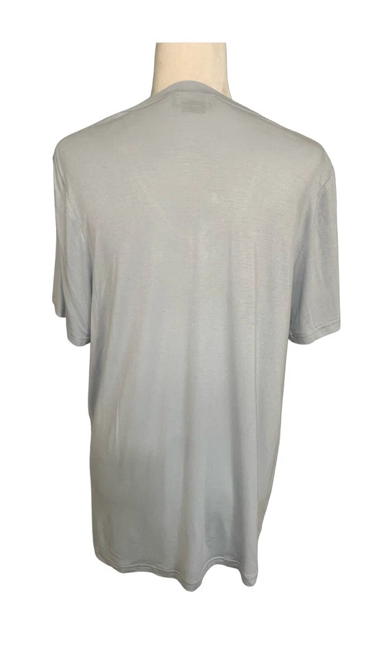 Camiseta mediana The Fifth para mujer cuello en V azul claro manga corta Foto 2 de 3