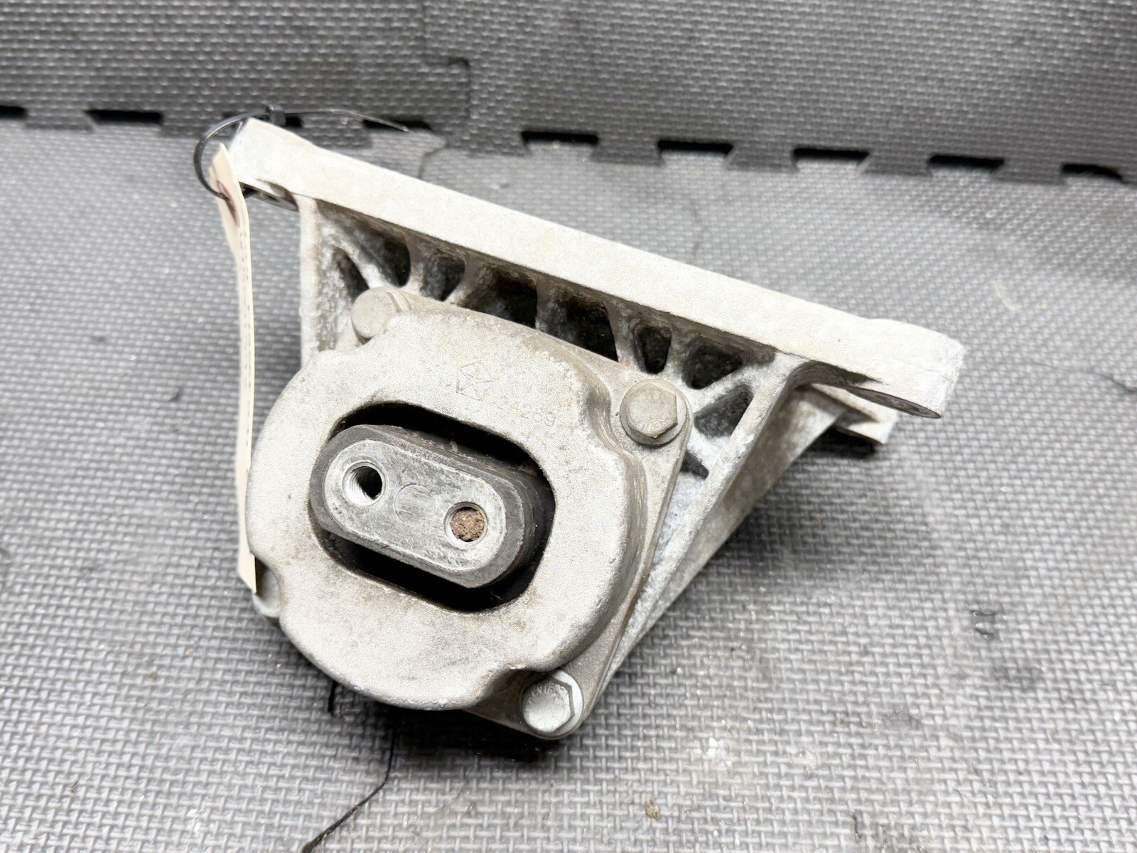 ⭐️2014-2020 MASERATI GHIBLI AUTO TRANSMISSION GEAR BOX MOUNT BRACKET OEM