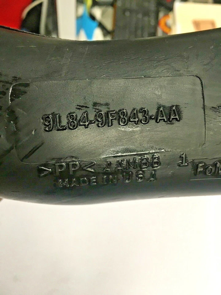 2009-2012 Ford Escape Mercury Mariner 2.5 duto de entrada de ar fabricante de equipamento original 9L84-9F843-AA - Imagem 3 de 4
