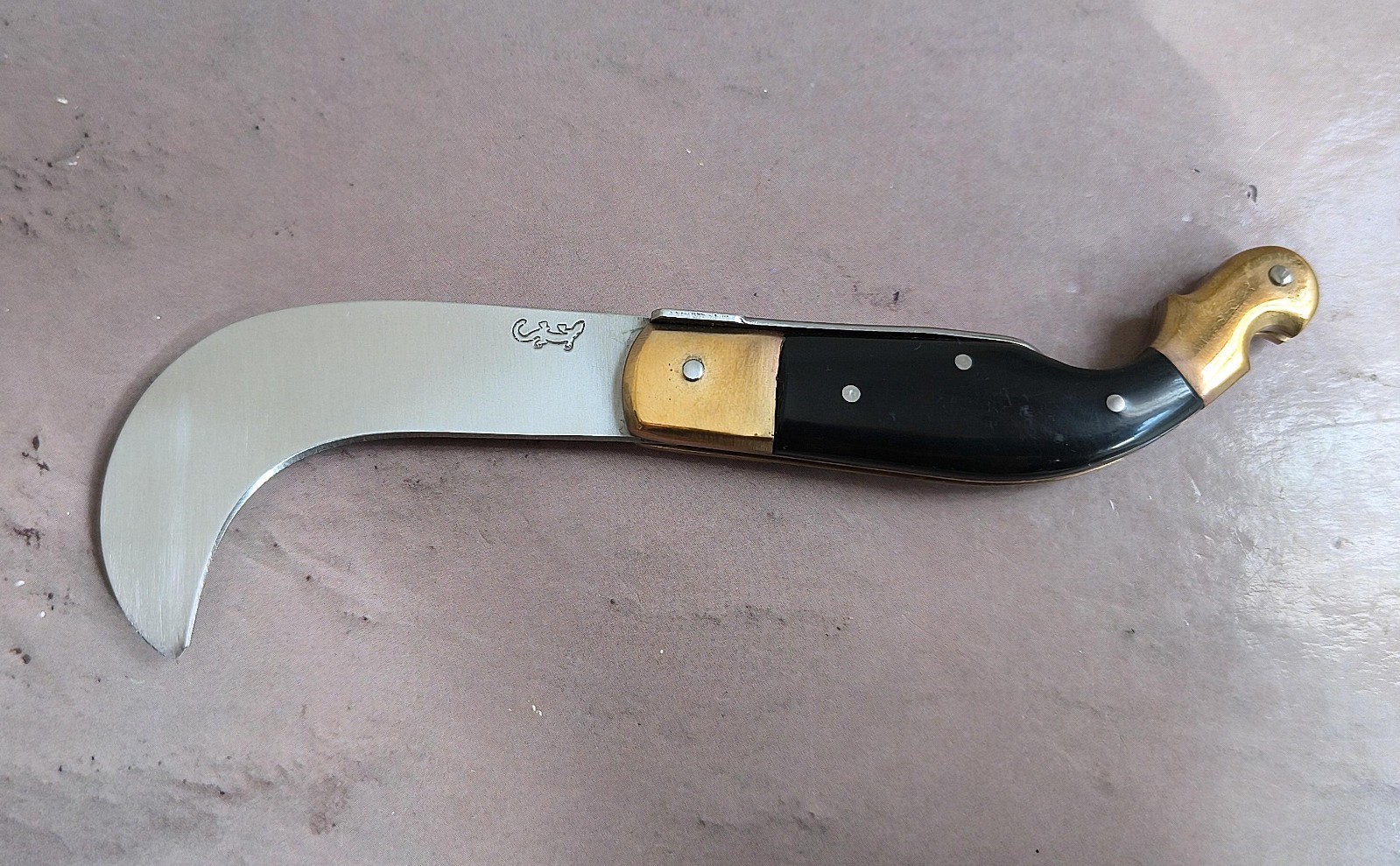 Coltello tradizionale regionale "Roncola Lombarda" con molla esterna