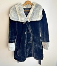 Vintage Unbranded Soft Faux Fur Warm Mid Length Coat. No Size, Fits as a Small