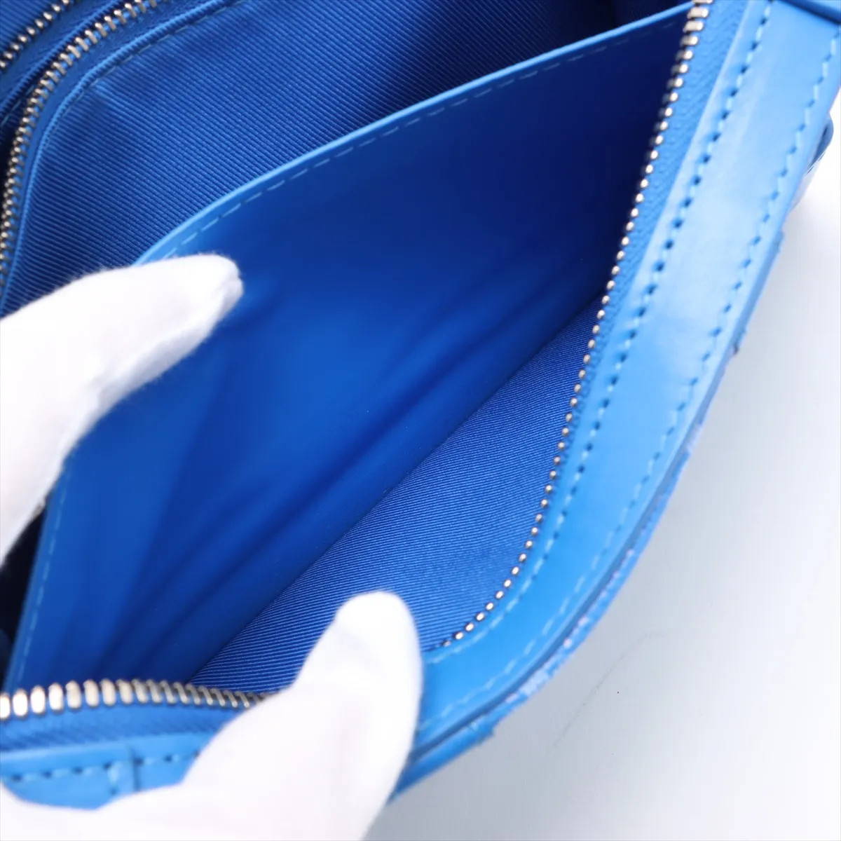 Louis Vuitton monogram clouds soft trunk wallet M45432 Blue There was an RFID re image 9