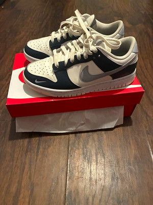 Nike Dunk Low Teens US 6.5 White/Navy/Gray Colorblock Low Top Lace-Up