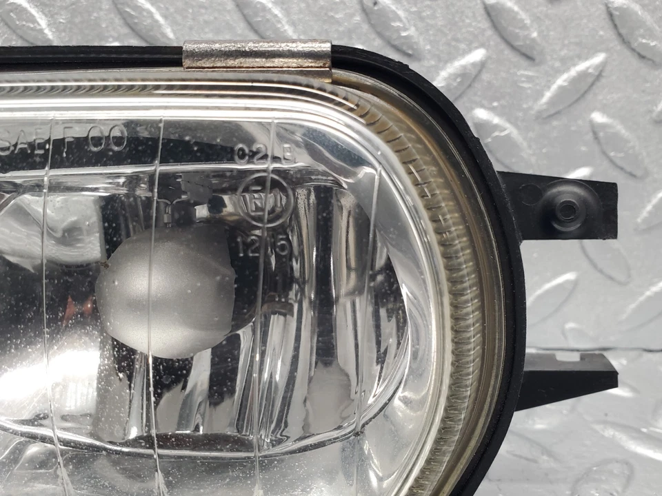 ⚙47704⚙ Mercedes-Benz R230 350SL купе передний левый противотуманный фонарь Hella A2038201156 - Изображение 3 из 4