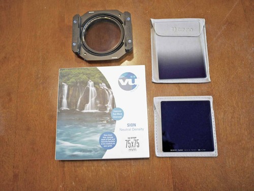 Benro Master Series Mirrorless Camera 75mm Filter Kit with Accessories - Picture 2 of 4