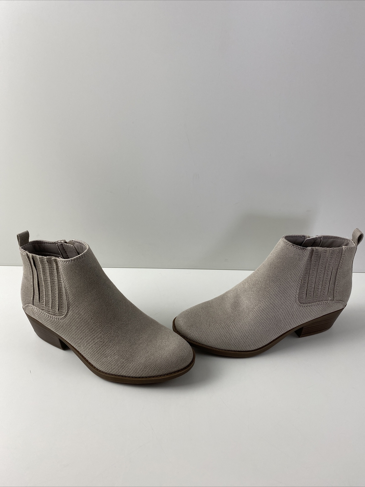 Kim Rogers PRAYA Gray Faux Leather Side 