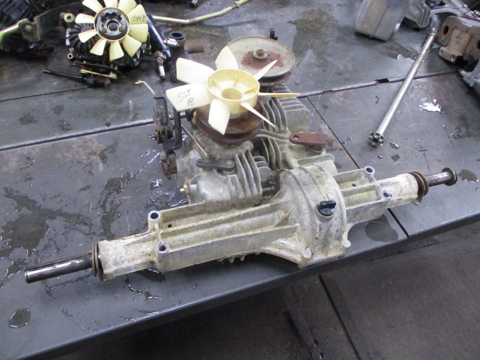 JOHN DEERE SST18 SST HYDROSTATIC TRANSMISSION TRANSAXLE AM128909 eBay