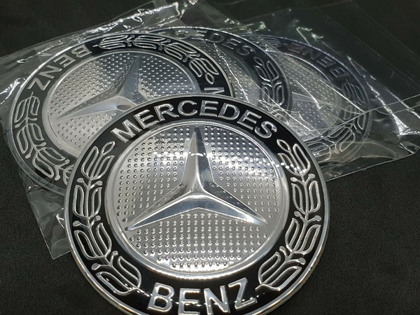 4x NUOVA MERCEDES Argento CENTRALE CERCHI IN LEGA HUB CAPS 75mm