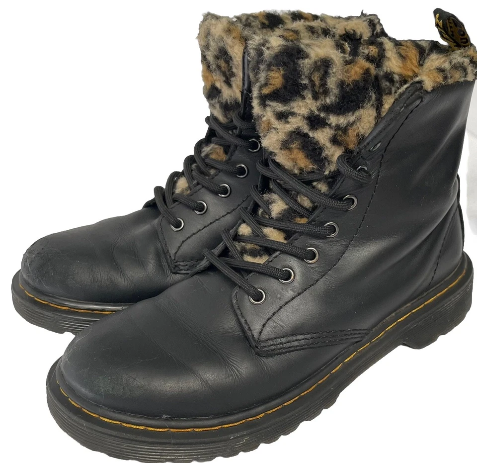Botas de Cuero Dr. Martens Niñas Talla 3 Negras con Forro de Piel de Leopardo Imitación Años 90 Y2K Foto 4 de 4