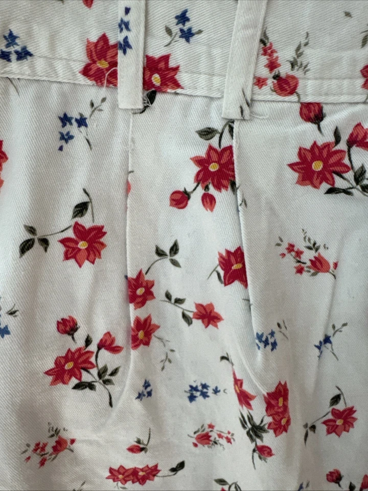 90’s  White Floral Cotton /denim Like Short Skirt High Waist Sz 14 White Stag - Image 3 of 4