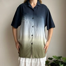 OAS Men’s Medium Blue & Green Ombré Short Sleeve Button Up Top