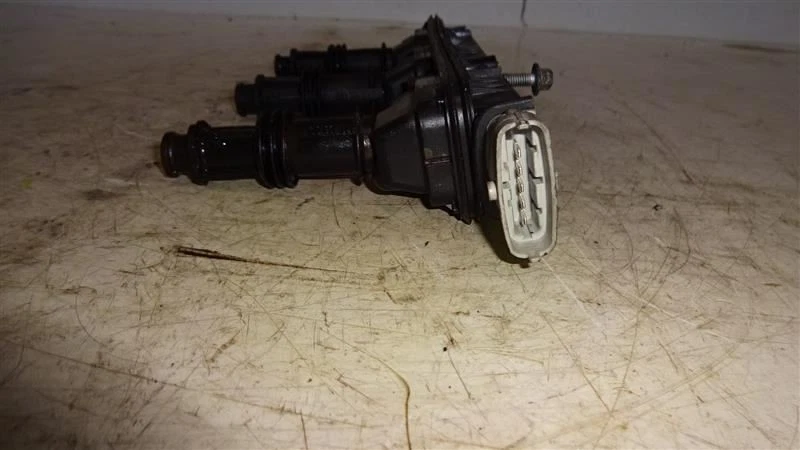 Coil Pack Cylinders 2-4-6 ID: 221503027 Fits 03-04 CTS 633815 Foto 4 de 4