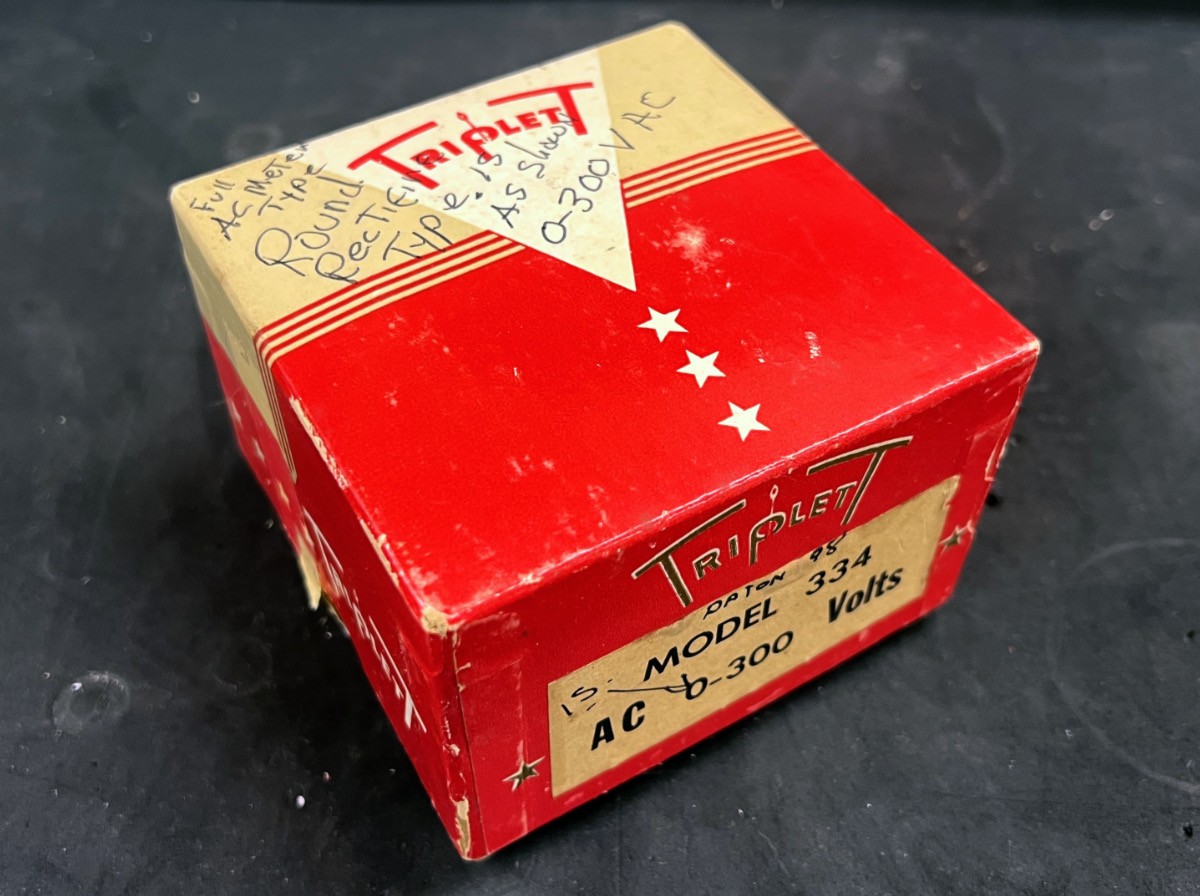 Triplett Model 334 AC Volt Meter 0–300V – NOS w/ Box – Round Panel Meter