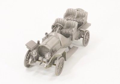 Ein altes Modellauto aus Zinn von The Danbury Mint - 1907 Thomas Flyer