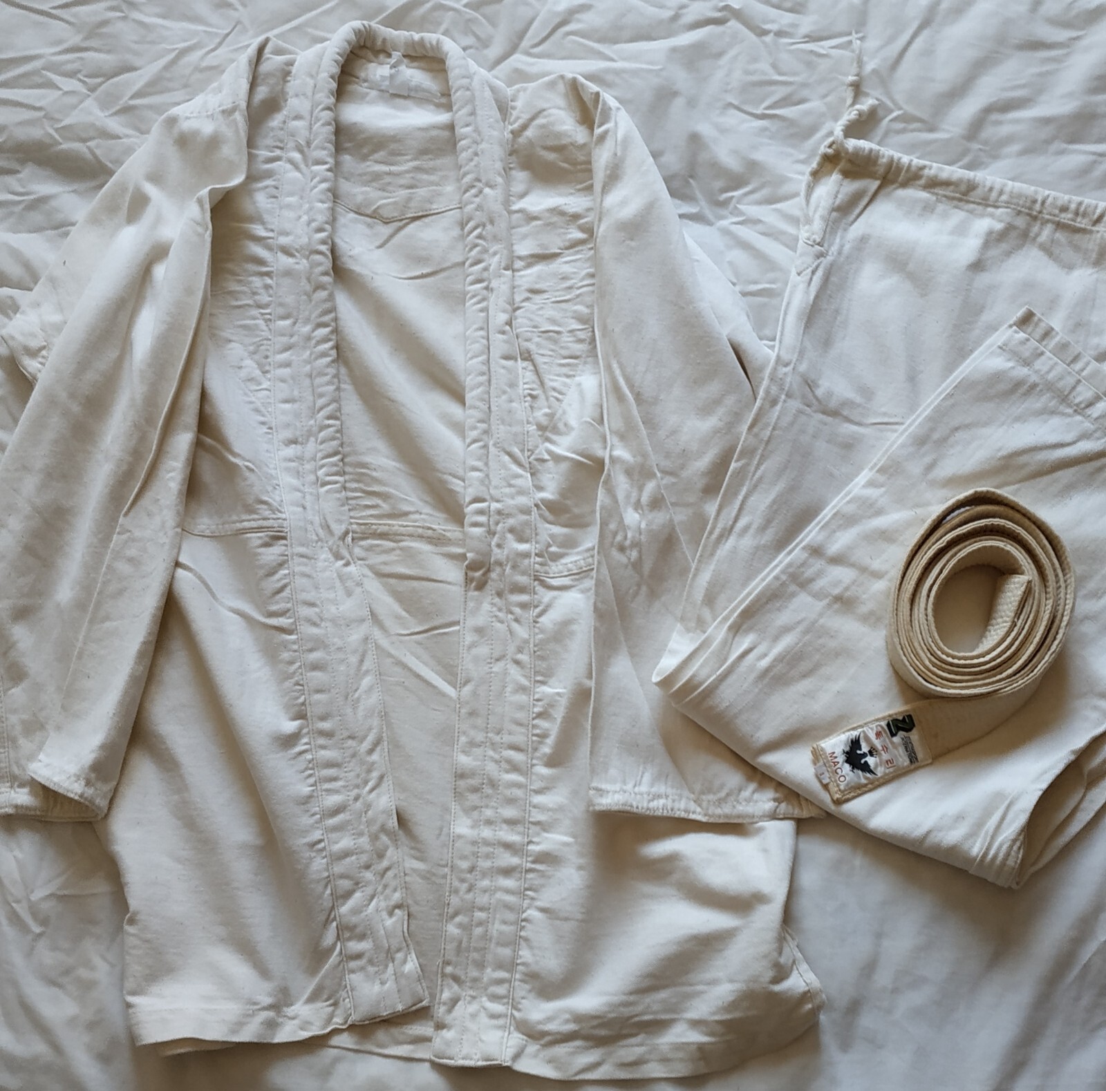 tenue de Judo kimono uniforme enfant Veste pantalon ceinture Taille 2 ou S