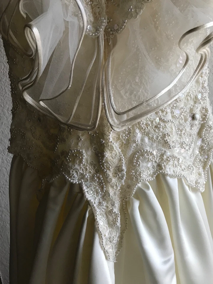 vintage 1987 House of Bianchi wedding dress - Image 3 of 4