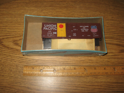 NOS SEALED Athearn 2096 Union Pacific UPRR #113218 40' Grain Loading box car HO!