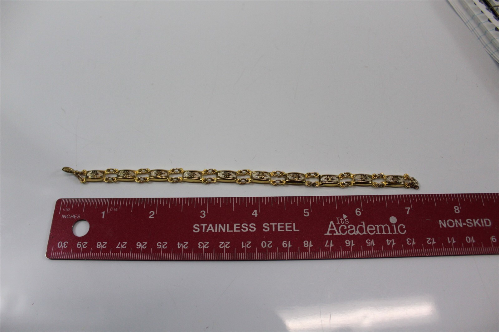 Gold-Tone Alloy Vintage Bracelet Elegant 7.5 Inch Design-image