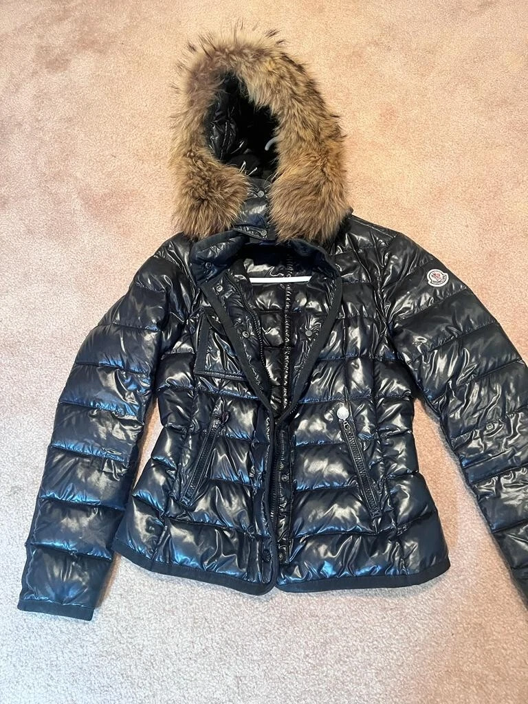 Moncler Armoise Short Down Black Jacket with Frost Fox Fur SZ 0 -Great  Condition