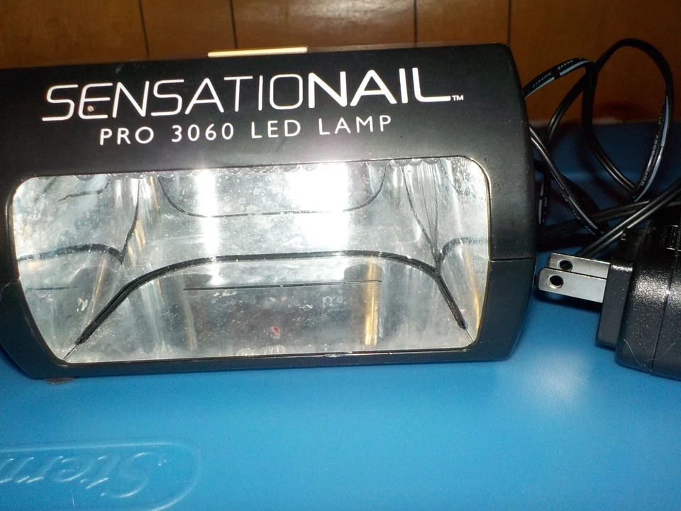 Lámpara LED Intertek 4004110 Sensationail Pro 3060 para esmalte de gel. Foto 2 de 4