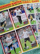 Karty z autografami i gra w piłkę nożną (T. Müller, M. Hummels, M. Götze, M. Reus itp.)