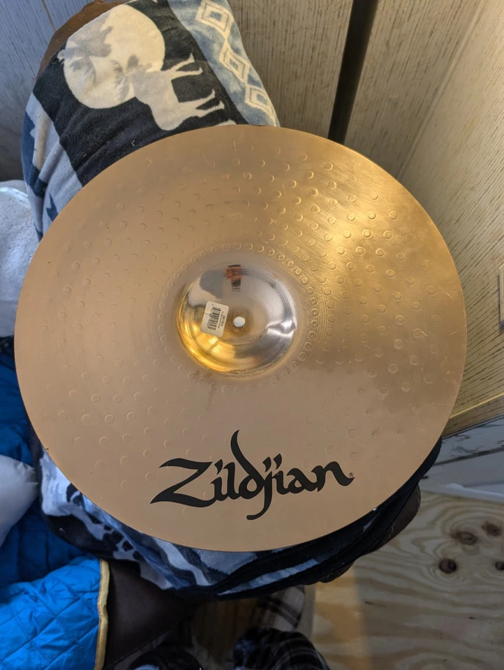 Platillo RideCymbal Zildjian ZBT 18"/45 cm excelente estado Foto 2 de 3