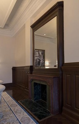 Photo:Washington DC Old Post Office Clock Tower Fireplace Interior 2010s