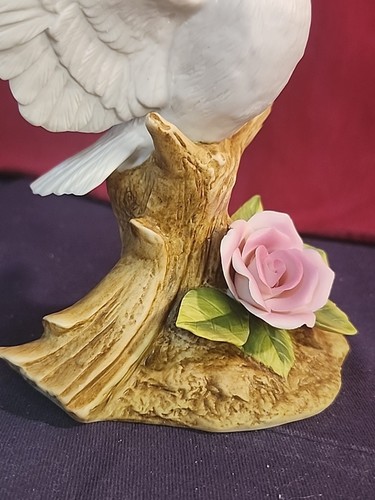 Andrea by Sadek White Dove Porcelain Figurinen W/Pink Rose #8042 - Picture 12 of 14