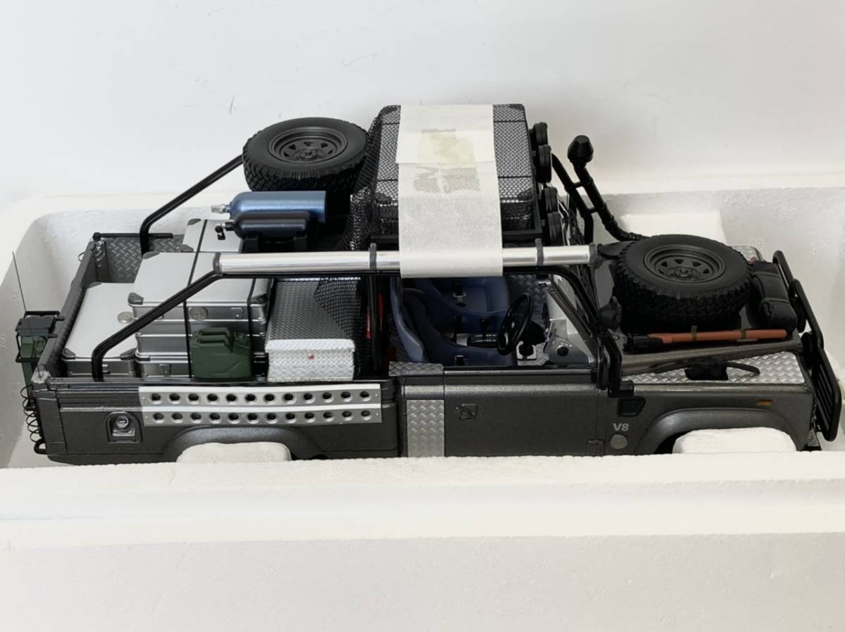 KYOSHO 1/18 Land Rover Lara Croft Tomb Raider Defender Movie