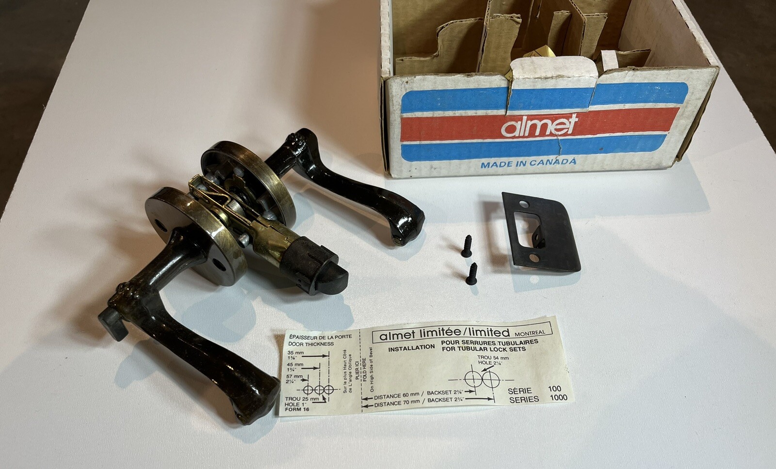 Vintage Bronze Privacy Door Handle Lever for Classic Elegance-image