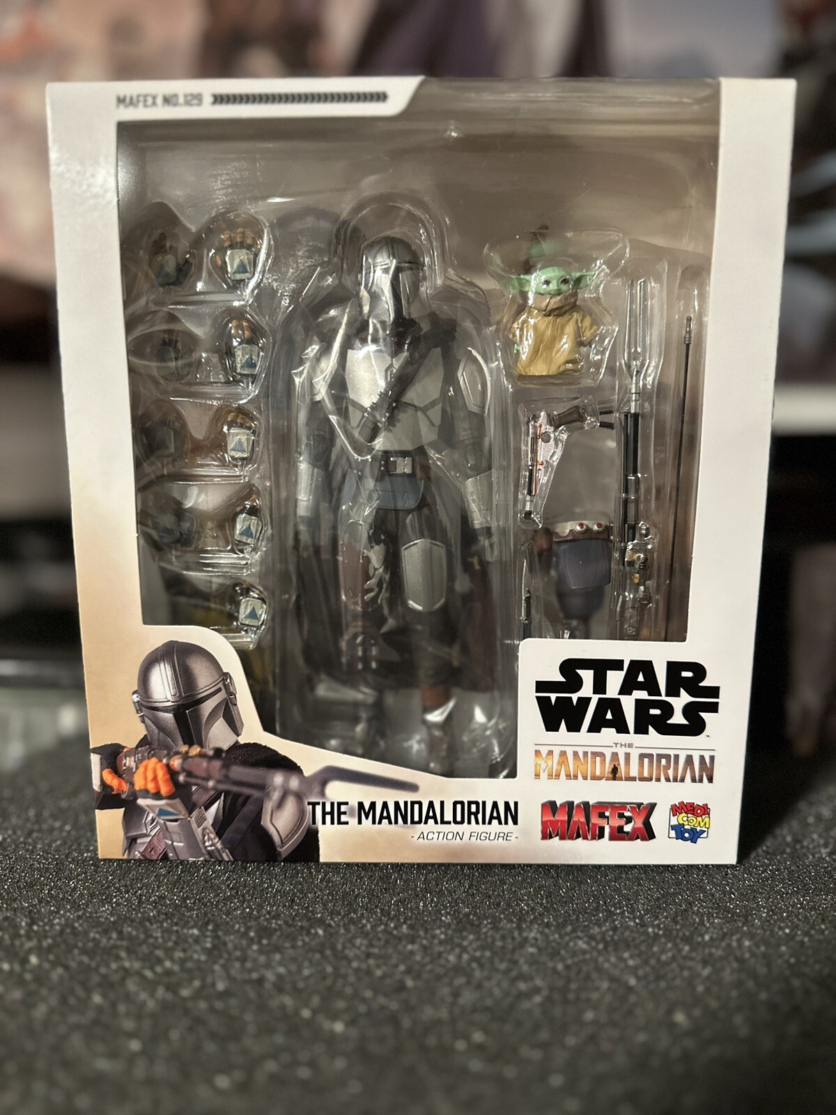 Medicom Toy MAFEX No.129 The Mandalorian Action Figure