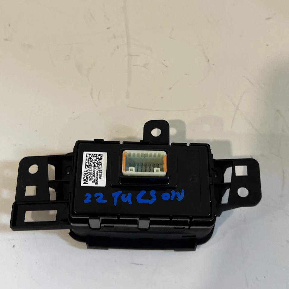 2022 HYUNDAI TUCSON DASHBOARD CONTROL SWITCH BLOCK OEM - Image 4 of 4