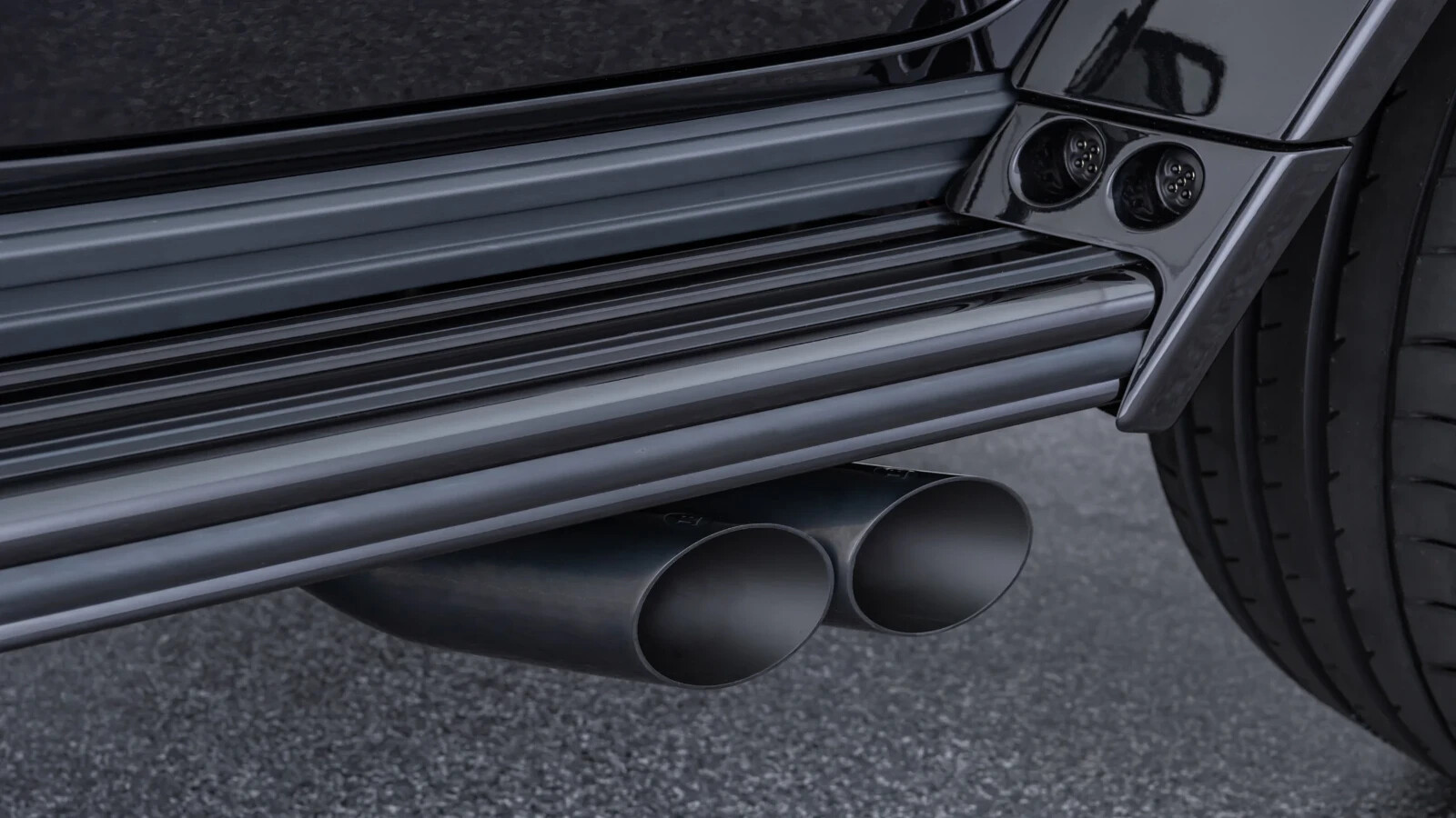 BRABUS Valve Controlled Exhaust System for G63 4x4 w/Black Chrome tips