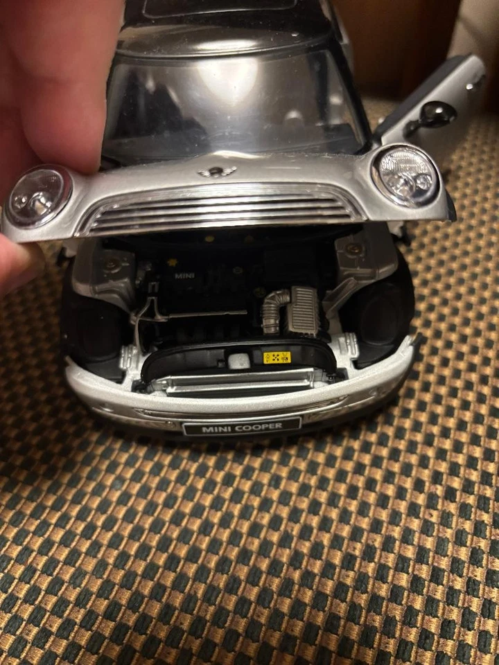 Autoart 1/18 Mini Cooper Diecast Modelo Clásico BMW Mini Cooper Coleccionable Foto 3 de 4