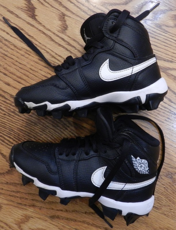 Nike Air Jordan 1 Mid Black/White Football Cleats TD HF6883-001 SIZE Youth 13C
