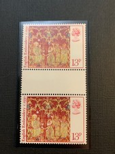 SG1021 GB QE11 MNH Gutter Pair 1976 English Medieval Embroidery