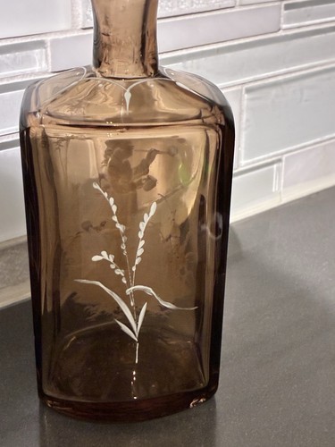 ANTIQUE AMBER MARY GREGORY STYLE GLASS DECANTER CHILD BLOWING BUBBLES 6” - Picture 7 of 11